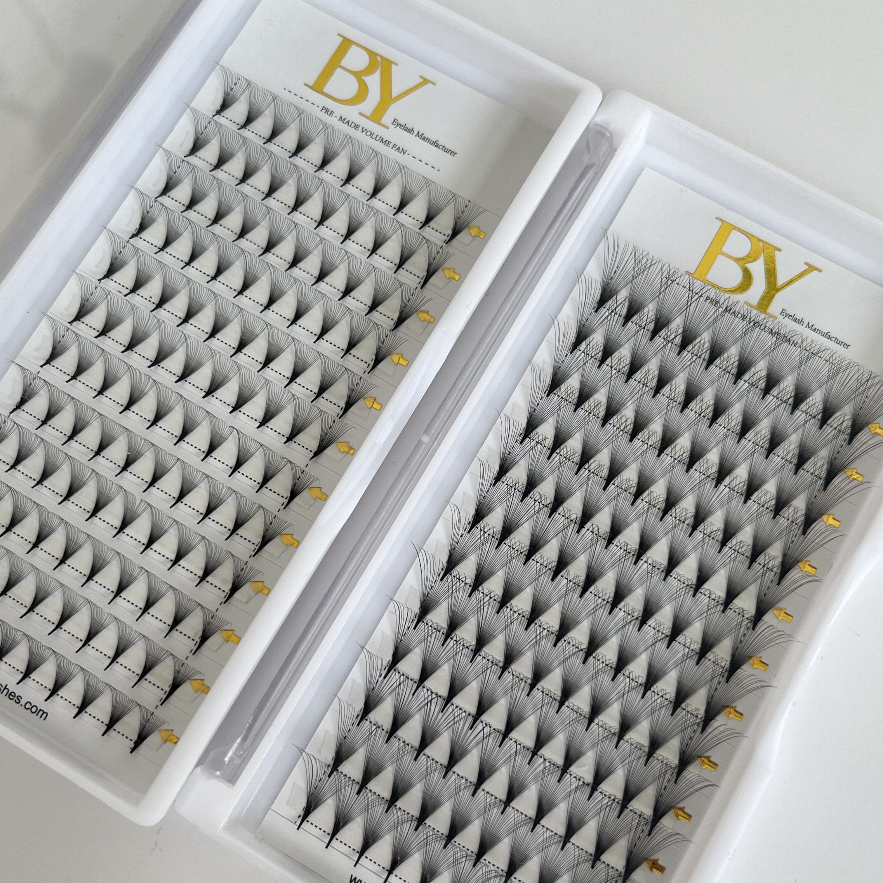 BY 0.03 Middle Stem Premade Fan Lash